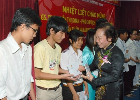 Tăng quyền tự chủ cho các trường để phát triển giáo dục ĐH - 3 Tăng quyền tự chủ cho các trường để phát triển giáo dục ĐH - 3