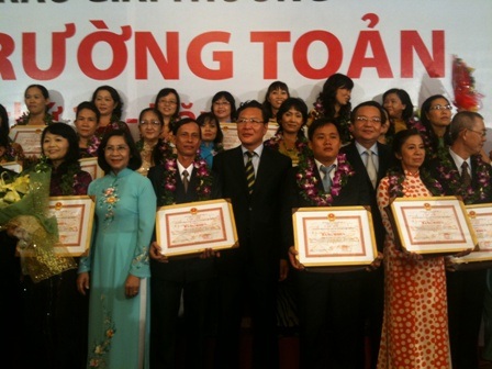 TPHCM tuyên dương 30 giáo viên tiêu biểu - 2 TPHCM tuyên dương 30 giáo viên tiêu biểu - 2