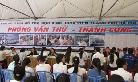 Hơn 1.500 sinh viên tham gia phỏng vấn giả định - 1 Sinh viên tham gia buổi phỏng vấn giả định