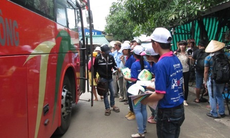 Bản đồ hướng dẫn trao tay ngay cho sĩ tử.
