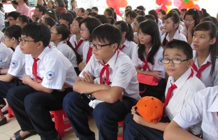 Nghiêm cấm lạm thu, gây khó trong vấn đề đồng phục - 1 Không để học sinh vì đồng phục mà gặp trở ngại khi đến trường (Ảnh minh họa)