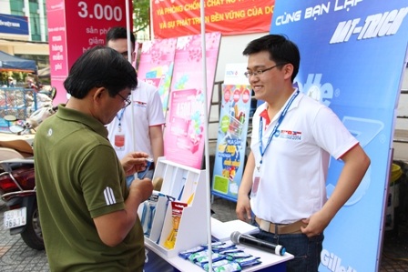 “Học thật, làm thật” để trở thành nhà lãnh đạo tại tập đoàn P&G - 2 Sinh viên được trực tiếp lên kế hoạch và tham gia kinh doanh thực tế