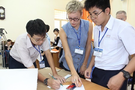 Tích hợp dạy theo chương trình Quốc gia Anh - 2 Học sinh Việt Nam được tiếp xúc với giáo viên và chương trình nước ngoài