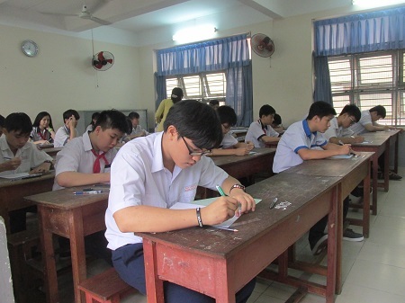 Thí sinh thi lớp 10 năm nay tại TPHCM