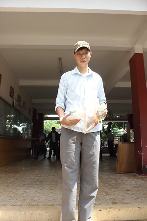 Nam sinh cao 2m đi thi đại học - 1 Thí sinh cao kều Đoàn Nhựt Nam.