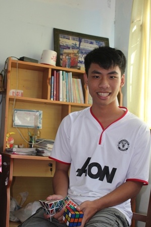 Thủ khoa Nguyễn Đăng Khánh. (Ảnh: Minh Giang)