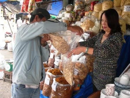 TPHCM: Thải bỏ túi ni lông bừa bãi ra môi trường sẽ bị xử phạt