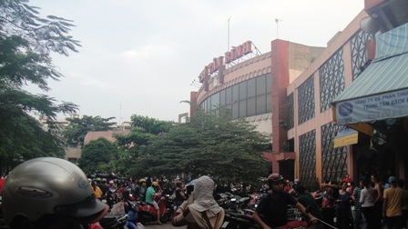 Lãnh đạo UBND quận quyết định tạm ngưng dự án xây chợ mới - 1 Lãnh đạo UBND quận quyết định tạm ngưng