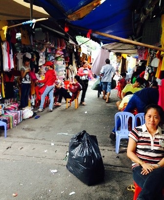 Lãnh đạo UBND quận quyết định tạm ngưng dự án xây chợ mới - 2 Lãnh đạo UBND quận quyết định tạm ngưng