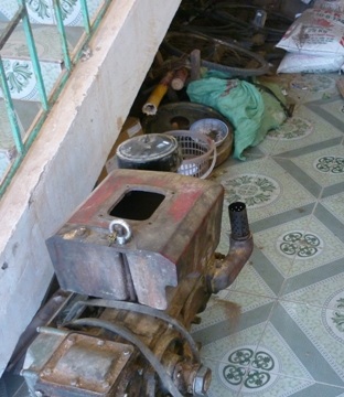 Đánh sập hàng chục hầm khai thác vàng trái phép - 1