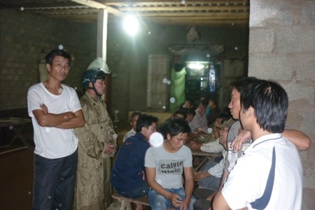 Mâu thuẫn nhỏ, anh đâm chết em trai - 1 Mâu thuẫn nhỏ, anh đâm chết em trai - 1