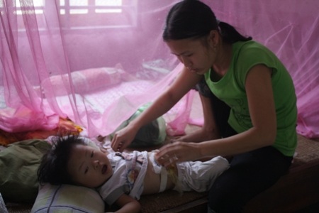 Bé 27 tháng tuổi đối mặt nhiều bệnh hiểm nghèo - 2