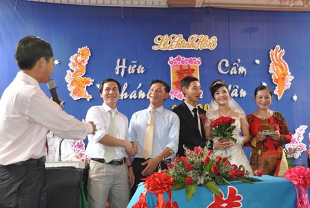 Hà Tĩnh: Mừng đám cưới bằng 4515 bức ảnh
