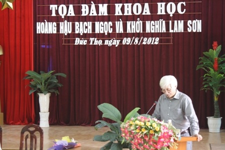 Nhà sử học Dương Trung Quốc báo cáo đề dẫn Tọa đàm