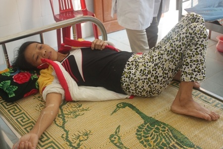 Sau khi lấy dị vật ra, chị Hồng tiếp tục điều trị tại trạm y tế xã Kỳ Hoa, huyện Kỳ Anh.