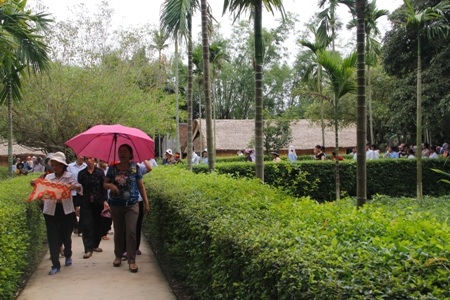 Lối vào nhà Bác