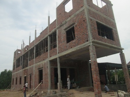 Đi kiểm tra nhà đang xây, chủ nhà bị ngã tử vong - 1 Ngôi nhà nơi xảy ra sự việc