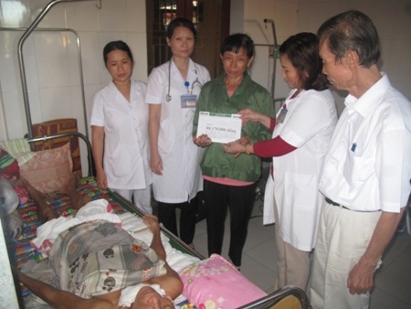 Thay mặt các nhà hảo tâm, Bác sỹ