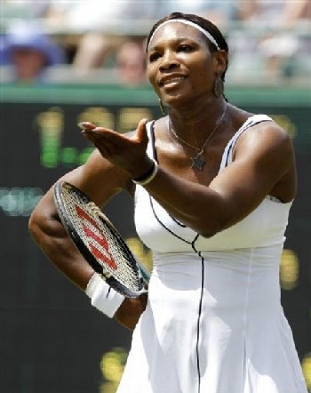 Nhà Williams “sạch bóng”, hạt giống số 1 Wozniacki bị loại - 1