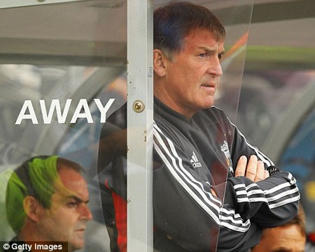 Ông chủ Liverpool đặt chỉ tiêu trở lại top 4 cho HLV Dalglish - 1 Ông chủ Liverpool đặt chỉ tiêu trở lại top 4 cho HLV Dalglish - 1