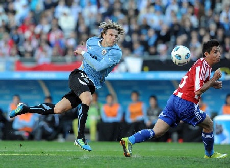 Forlan lập cú đúp, Uruguay lần thứ 15 vô địch Copa America - 3 Forlan lập cú đúp, Uruguay lần thứ 15 vô địch Copa America - 3