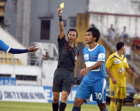 V-league: Chuyên nghiệp ở đâu? - 1 V-league: Chuyên nghiệp ở đâu? - 1