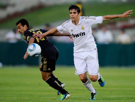 Ronaldo làm nên tuyệt tác, Real Madrid đè bẹp LA Galaxy - 2