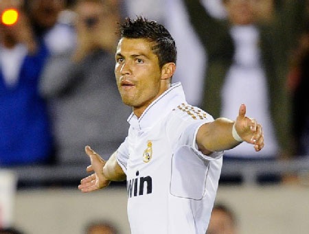 Ronaldo làm nên tuyệt tác, Real Madrid đè bẹp LA Galaxy - 7