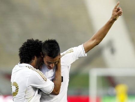 Ronaldo làm nên tuyệt tác, Real Madrid đè bẹp LA Galaxy - 5