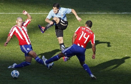 Forlan lập cú đúp, Uruguay lần thứ 15 vô địch Copa America - 2 Forlan lập cú đúp, Uruguay lần thứ 15 vô địch Copa America - 2