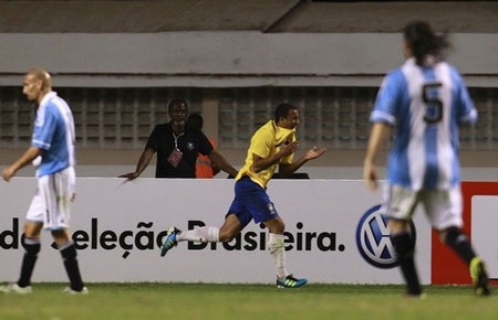 Brazil hạ gục Argentina trong lượt về “Siêu kinh điển Nam Mỹ”  - 2