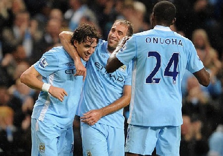 Owen Hargreaves “khai hỏa” giúp Man City thắng trận - 1 Owen Hargreaves “khai hỏa” giúp Man City thắng trận - 1