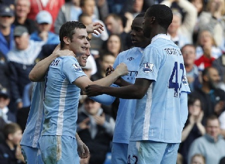 Những khoảnh khắc ấn tượng vòng 8 Premier League - 10