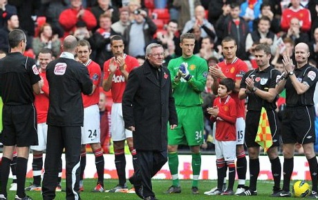Alex Ferguson được trò cũ Wes Brown “tặng quà” - 1 Alex Ferguson được trò cũ Wes Brown “tặng quà” - 1