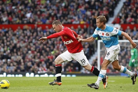 Alex Ferguson được trò cũ Wes Brown “tặng quà” - 2 Alex Ferguson được trò cũ Wes Brown “tặng quà” - 2