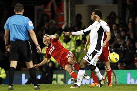 Mất người, Liverpool trắng tay tại Craven Cottage - 2