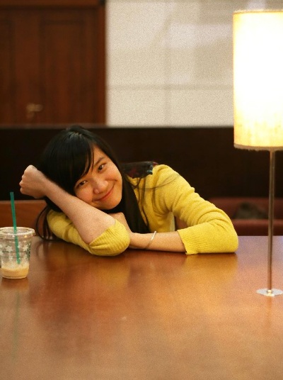 Nữ sinh Việt “duyên dáng, dịu dàng”