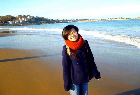 Nữ sinh Việt “duyên dáng, dịu dàng”