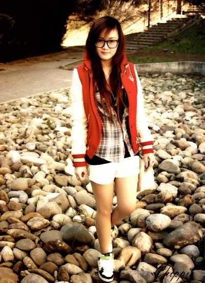 Nữ sinh Việt “duyên dáng, dịu dàng”