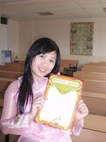 Cô gái người Tày xinh đẹp giữa xứ Bạch Dương - 2 Cô gái người Tày xinh đẹp giữa xứ Bạch Dương