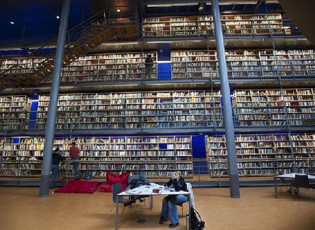 Top 25 thư viện trường Đại học đẹp nhất thế giới (Phần I) - 12