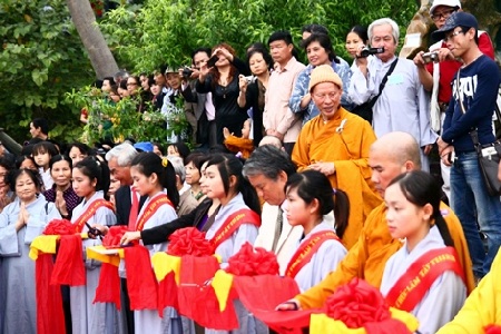 Khánh thành tượng Phật ngọc lớn nhất Việt Nam