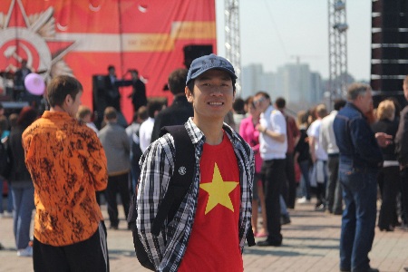 Du học sinh Việt kỷ niệm ngày Chiến thắng 9/5 tại Nga
