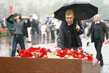 Du học sinh Việt kỷ niệm ngày Chiến thắng 9/5 tại Nga