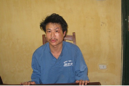 Hà Nội: Bé gái 10 tuổi bị bố hành hạ như thời trung cổ - 2 Hà Nội: Bé gái 10 tuổi bị bố hành hạ như thời trung cổ