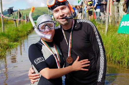 Cầu hôn dưới... đầm lầy