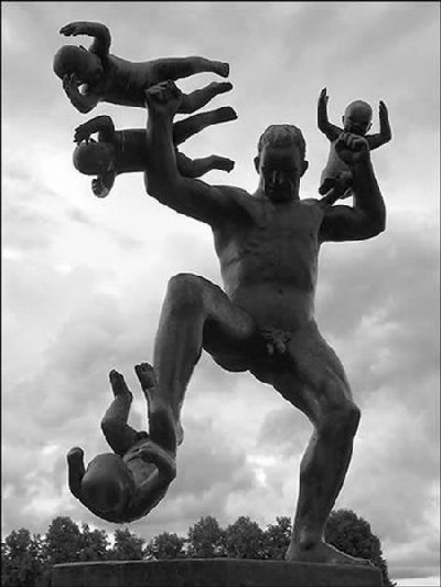 Tác phẩm Thánh Wenceslas cưỡi một chú ngựa… lộn ngược đầu. Tác giả David Cerny, người CH Séc