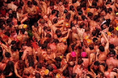 Lễ hội La Tomatina - “Đại chiến đồ ăn” lớn nhất thế giới - 13 Mạnh Hải
