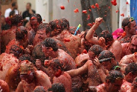 Lễ hội La Tomatina - “Đại chiến đồ ăn” lớn nhất thế giới - 8 Những người tham gia đều rất phấn khích