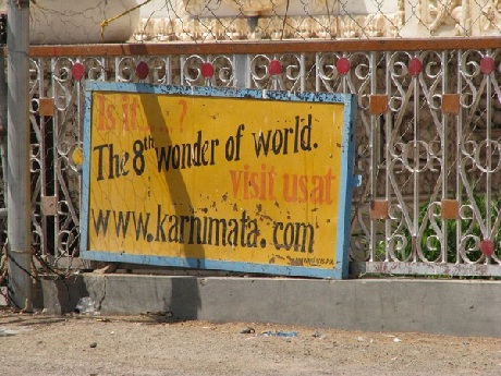 Kỳ lạ ngôi đền thờ… Chuột - 2 Người dân ở đây còn gọi ngôi đền là Kỳ quan thứ 8 của thế giới!